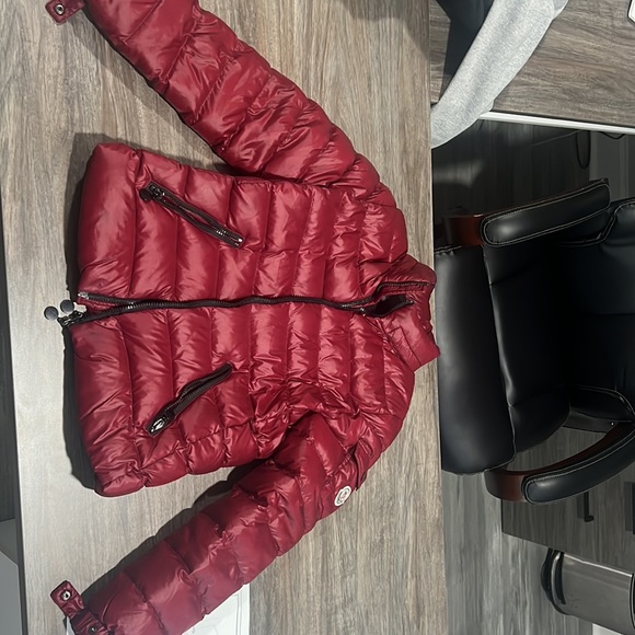 Women’s Burgundy Puffer Moncler Jacket Size 3 - Picture 6 of 6